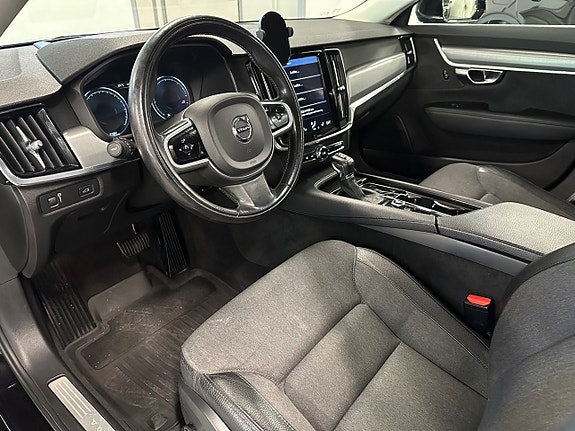 Volvo V90 10 of 21