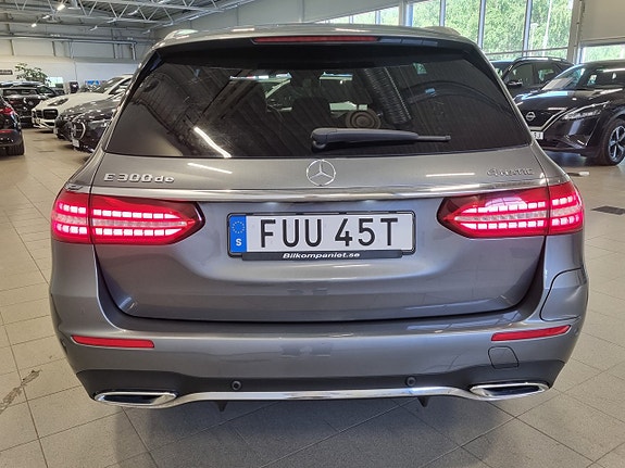 Mercedes-Benz E300 5 of 17