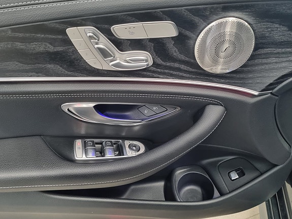 Mercedes-Benz E300 13 of 17