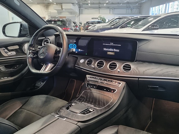 Mercedes-Benz E300 11 of 17