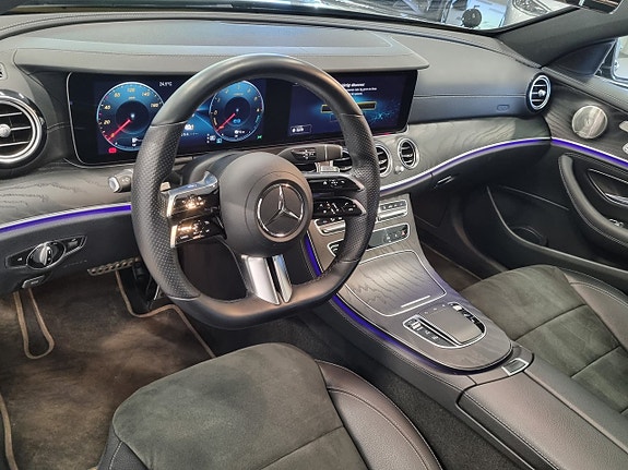 Mercedes-Benz E300 15 of 17