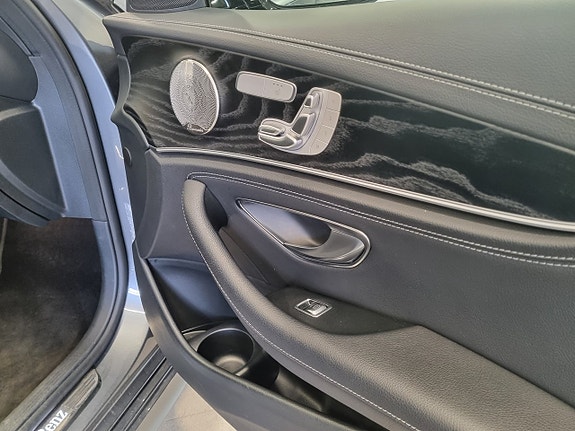 Mercedes-Benz E300 9 of 17
