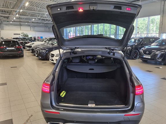 Mercedes-Benz E300 6 of 17