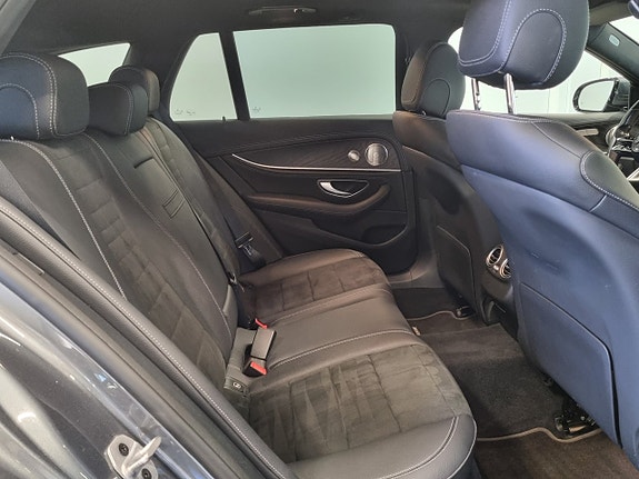 Mercedes-Benz E300 10 of 17