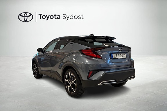 Toyota C-HR 2 of 5