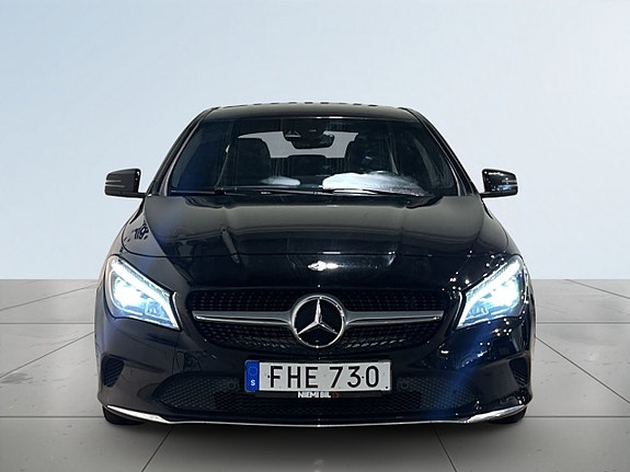 Mercedes-Benz CLA200 d 2 of 5