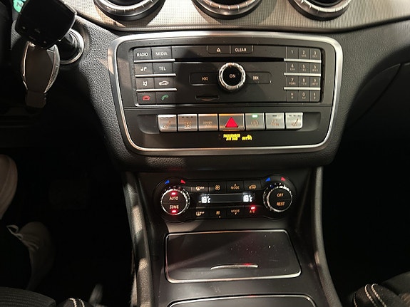Mercedes-Benz CLA200 d 15 of 21