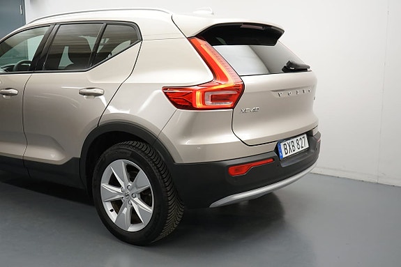 Volvo XC40 3 of 5