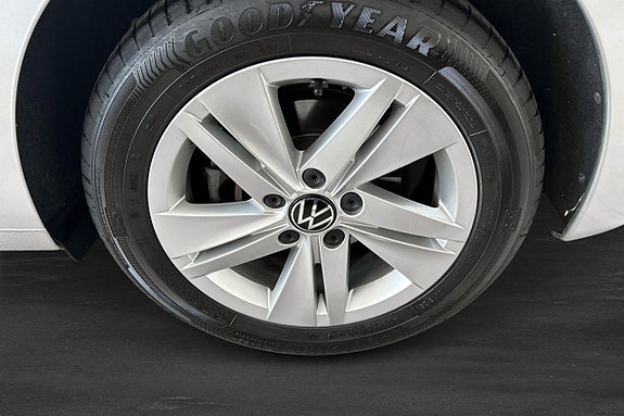 Volkswagen Golf VIII 13 of 13