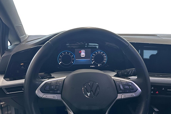 Volkswagen Golf VIII 9 of 13