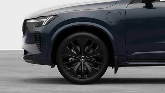 Volvo XC90 10 of 27