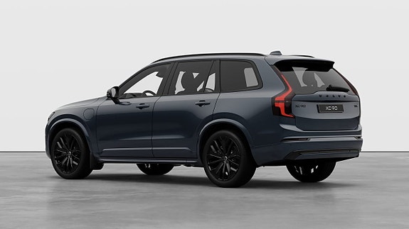Volvo XC90 8 of 27