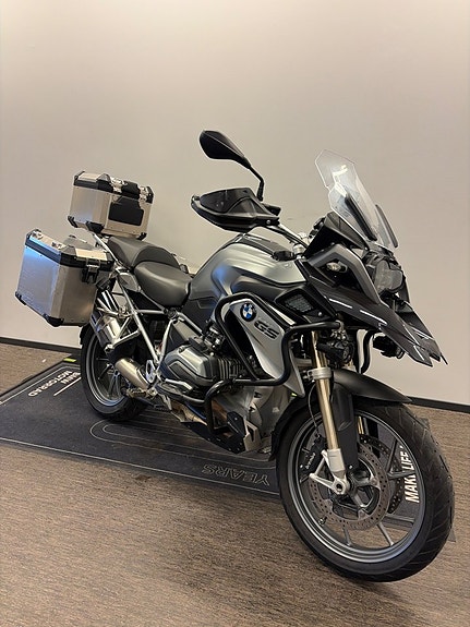 BMW R1200GS 2 of 4
