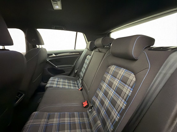 Volkswagen Golf I 27 of 30