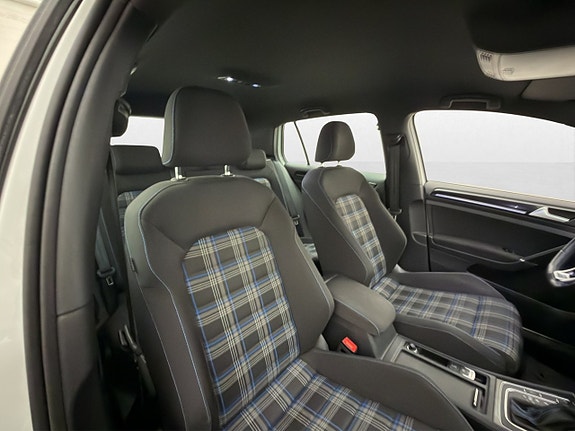 Volkswagen Golf I 26 of 30