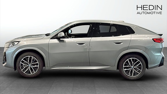 BMW iX2 6 of 9