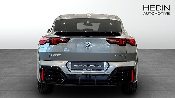 BMW iX2 7 of 9