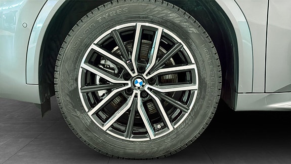 BMW iX2 9 of 9