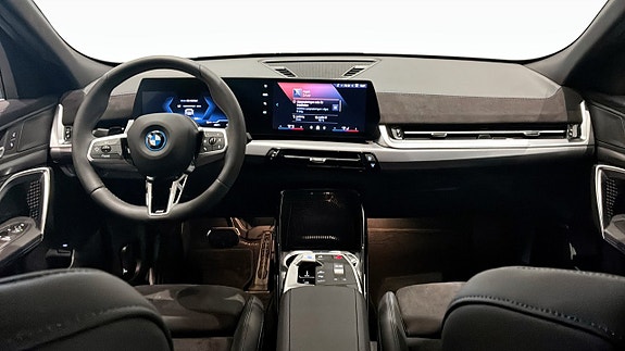 BMW iX2 4 of 5