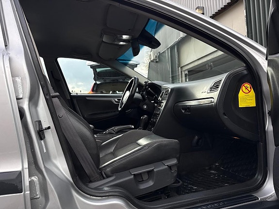 Volvo V70 14 of 22