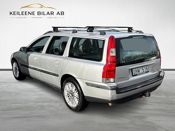 Volvo V70 9 of 22