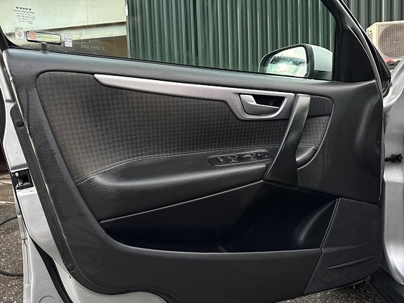 Volvo V70 18 of 22