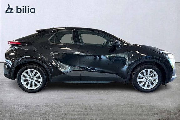 Toyota C-HR 18 of 21