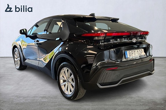 Toyota C-HR 2 of 5