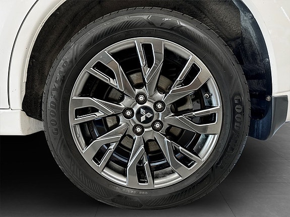 Mitsubishi Outlander 17 of 19