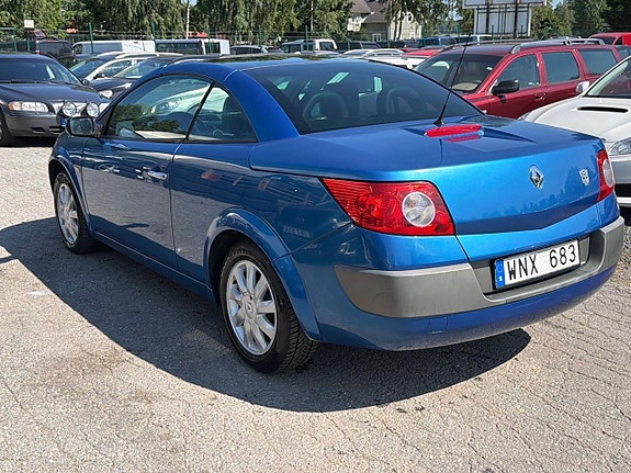 Renault Megane 25 of 25