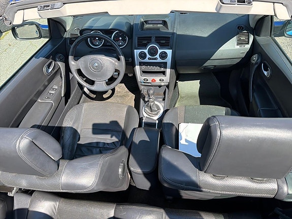 Renault Megane 17 of 25