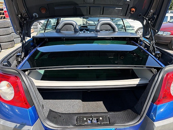 Renault Megane 25 of 25