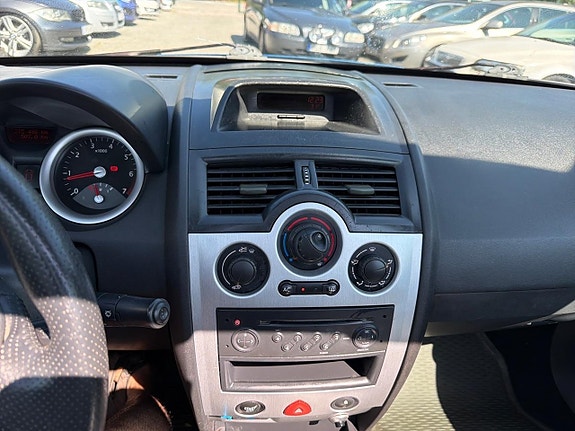 Renault Megane 19 of 25