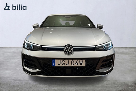 Volkswagen Passat 2 of 25