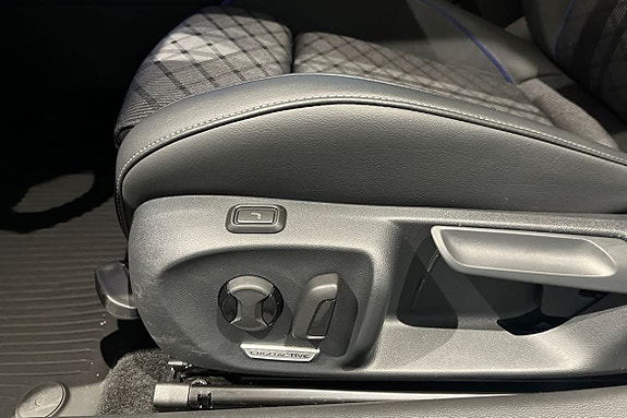 Volkswagen Passat 10 of 25