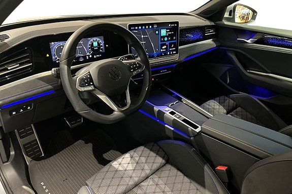 Volkswagen Passat 9 of 25