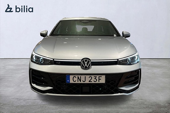 Volkswagen Passat 2 of 25