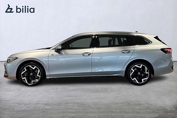 Volkswagen Passat 5 of 25