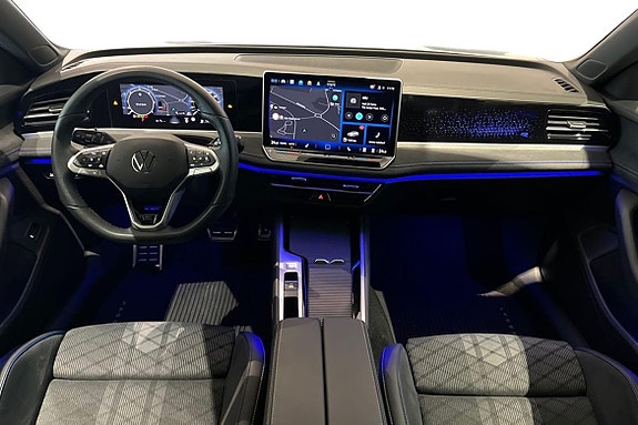 Volkswagen Passat 11 of 25