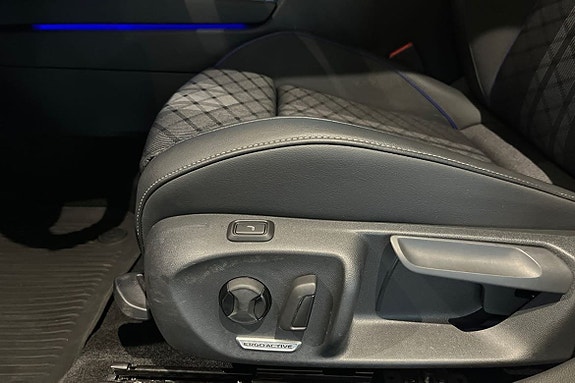Volkswagen Passat 10 of 25