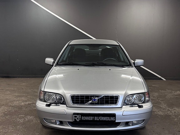 Volvo S40 2 of 3