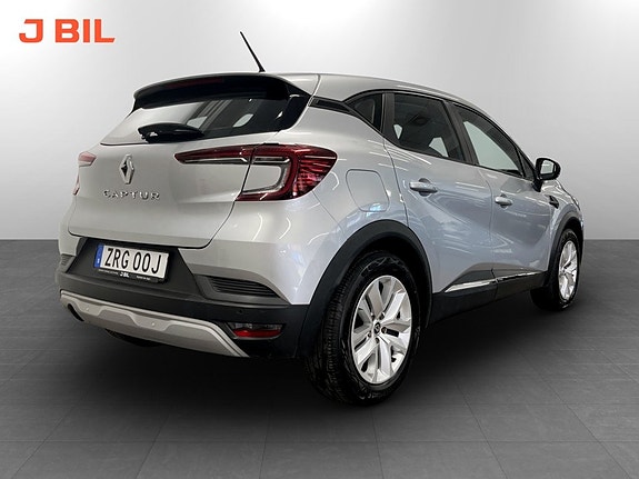 Renault Captur 3 of 5