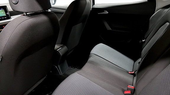 Seat Arona 11 of 18
