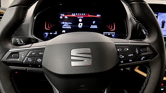Seat Arona 16 of 18
