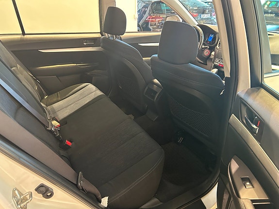 Subaru Outback 8 of 12