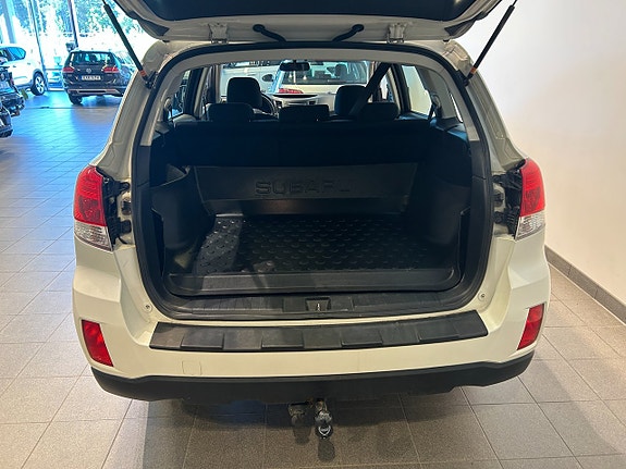 Subaru Outback 9 of 12