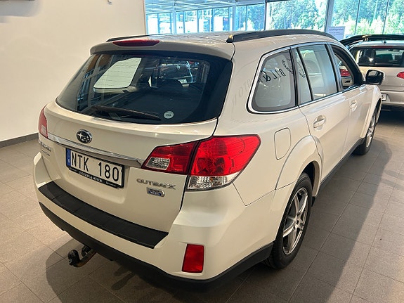 Subaru Outback 3 of 5