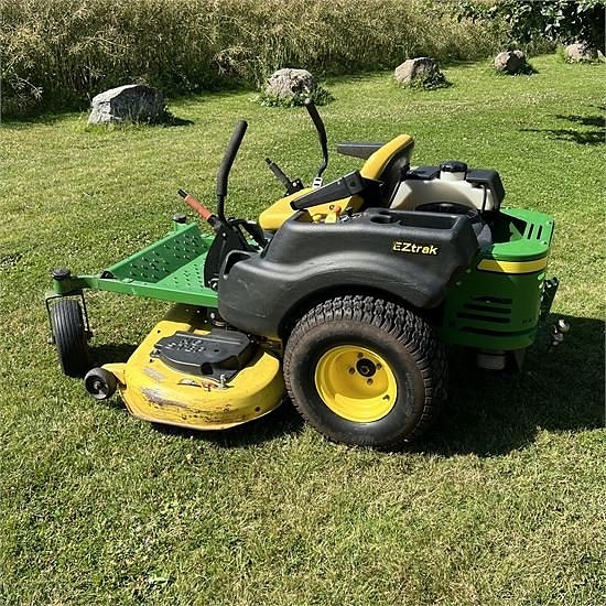 John Deere EZtrack  Z425 - Video 4 of 30