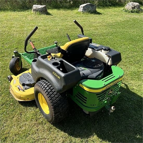 John Deere EZtrack  Z425 - Video 5 of 30