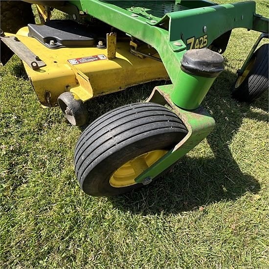 John Deere EZtrack  Z425 - Video 25 of 30